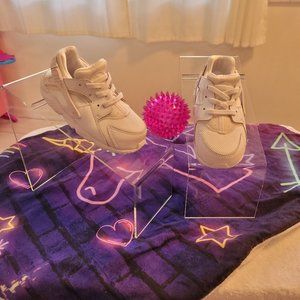 NIke  White Huarache Girls 8c